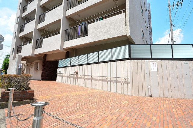 柿の木坂パレス　エントランスアプローチ