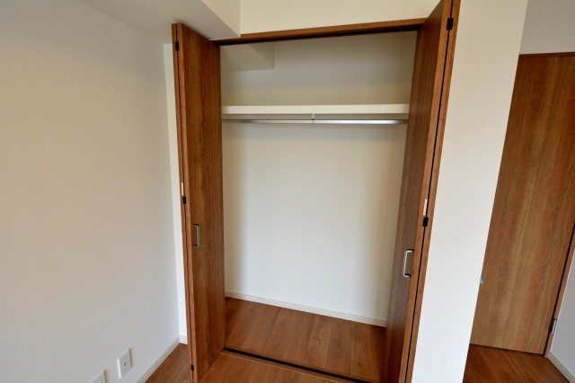 グローリア初穂新宿Ⅲ　洋室約6.6帖収納