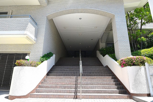 パレス池田山　階段