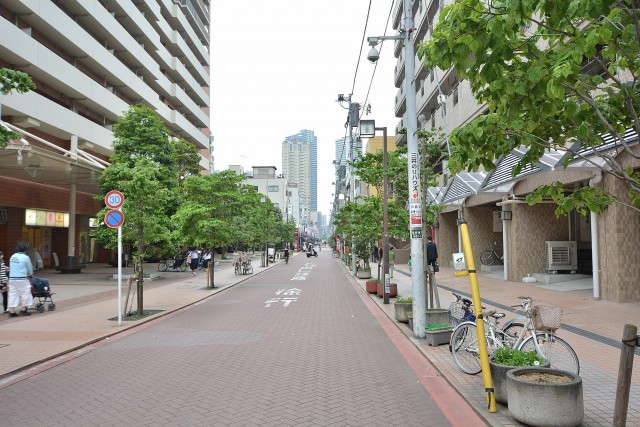 セザール月島　商店街