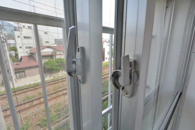 ルミネ五反田　洋室1二重サッシ