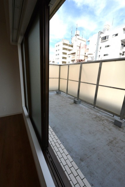 グローリア初穂新宿Ⅲ　ルーフバルコニー