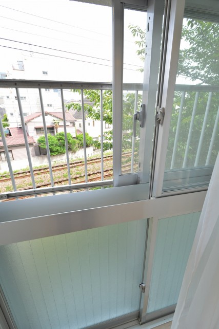 ルミネ五反田　洋室1上下窓
