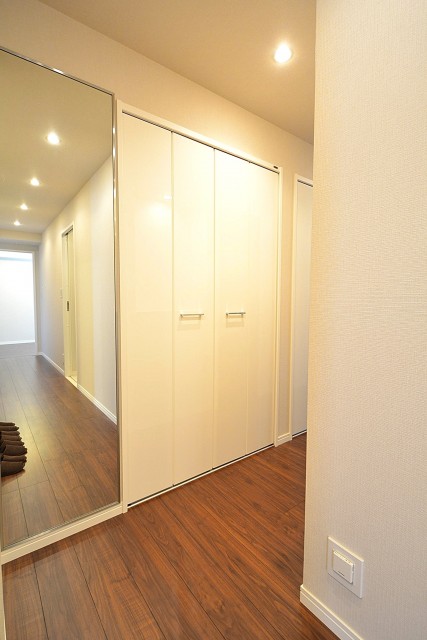 パレス池田山　玄関ホール