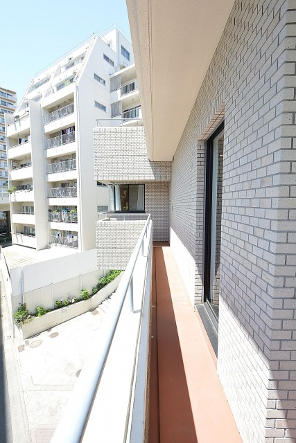 パレス池田山　バルコニー