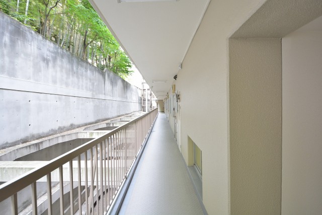 クレール御殿山　共用廊下