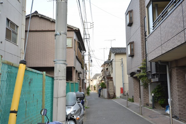 戸越パレス　裏路地