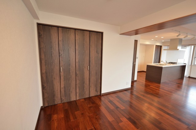 戸越パレス　リビング収納