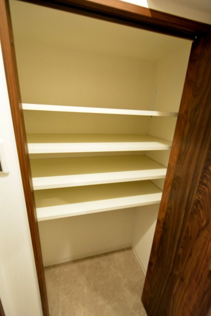 中銀小石川マンシオン　サニタリールーム収納