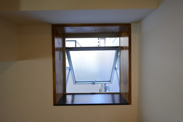 中銀小石川マンシオン　キッチン横窓