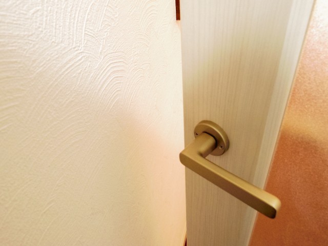 メゾンドール本郷　リビングダイニングキッチンへ