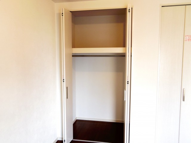 メゾンドール本郷　洋室約5.3帖収納