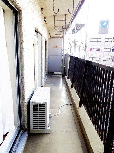 メゾンドール本郷　バルコニー