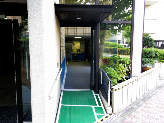 メゾンドール本郷　エントランス