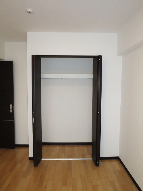 約6.5帖の洋室　クローゼット