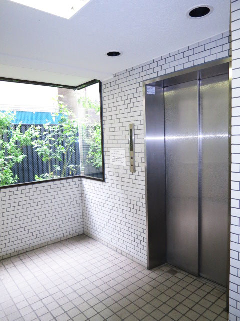 グローリア初穂新宿Ⅲ　エレベーター