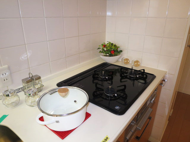 コンロは3口あります
