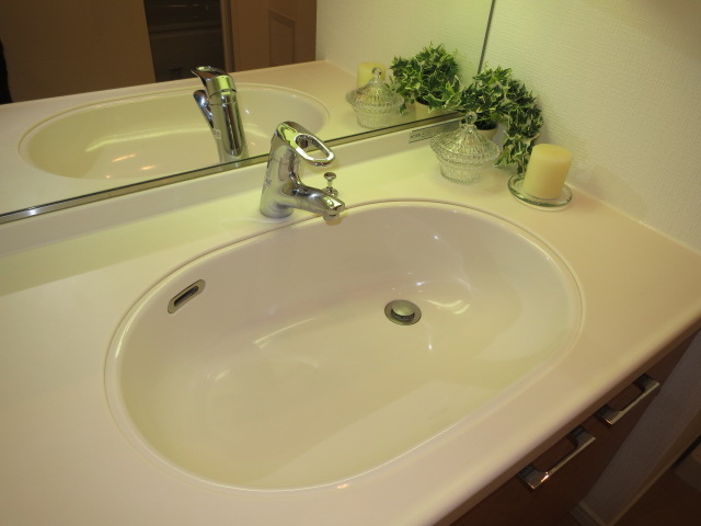 ゆったりサイズの洗面化粧台