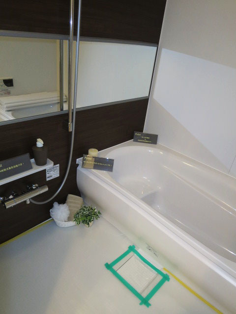 スタイリッシュなバスルーム