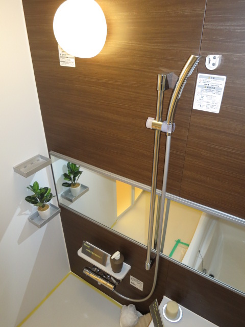 スタイリッシュなバスルーム