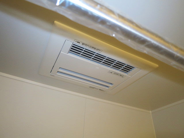 バスルームには浴室換気乾燥機