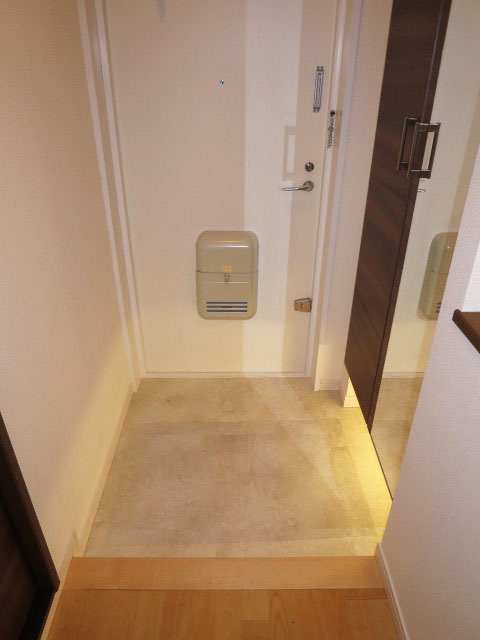 収納たっぷりの玄関