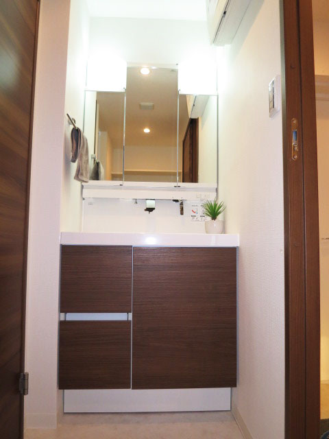 使い勝手良さそうな洗面化粧台