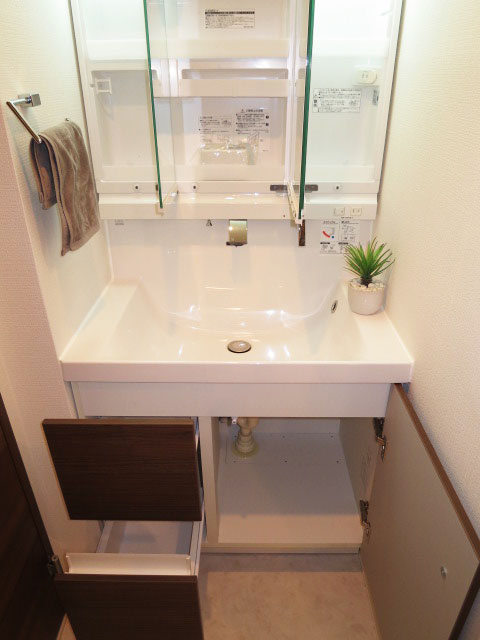 使い勝手良さそうな洗面化粧台