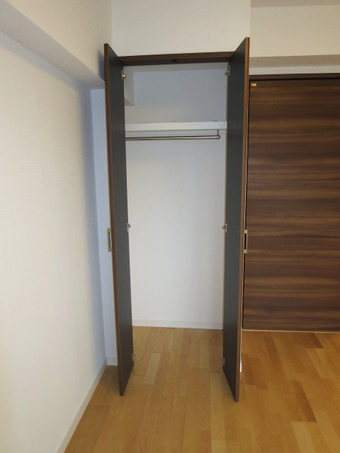 約5.6帖の洋室　クローゼット