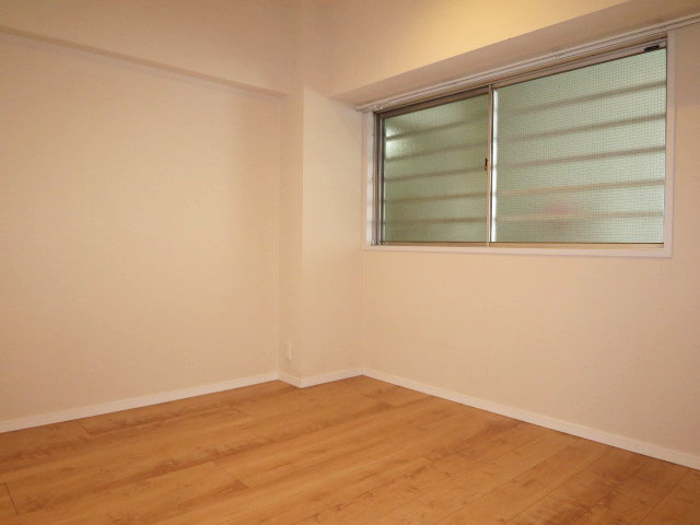 柏木ローズマンション 玄関側の洋室