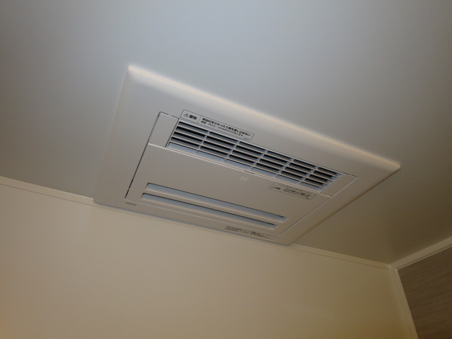浴室換気乾燥機が設置されています