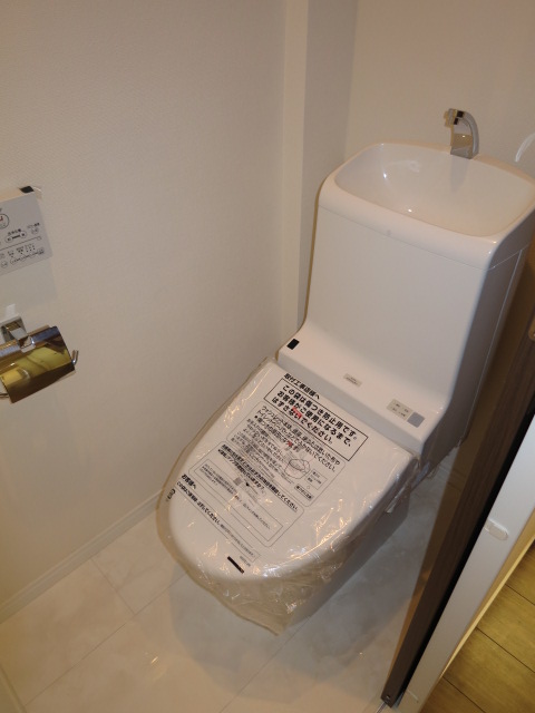 ウォシュレット付のトイレ