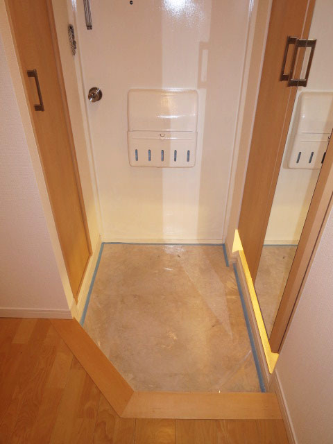 常磐松サマリヤマンション　収納たっぷりの玄関