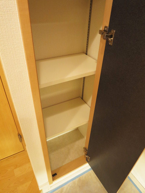 常磐松サマリヤマンション　収納たっぷりの玄関
