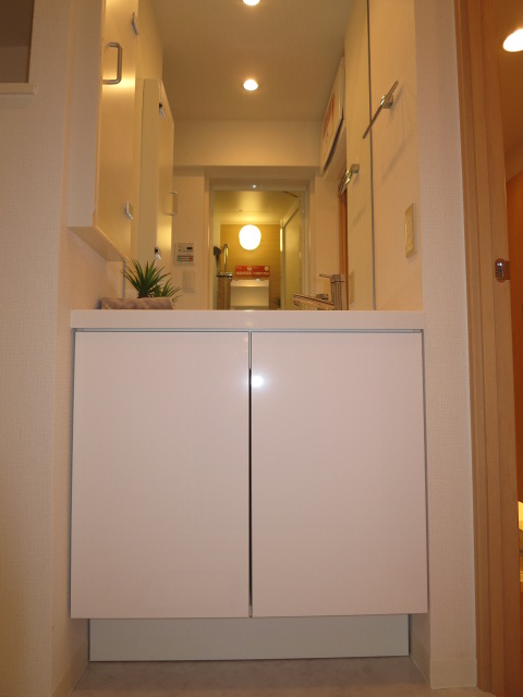 常磐松サマリヤマンション　使い勝手良さそうな洗面化粧台