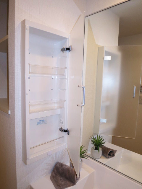 常磐松サマリヤマンション　使い勝手良さそうな洗面化粧台