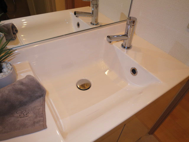 常磐松サマリヤマンション　使い勝手良さそうな洗面化粧台