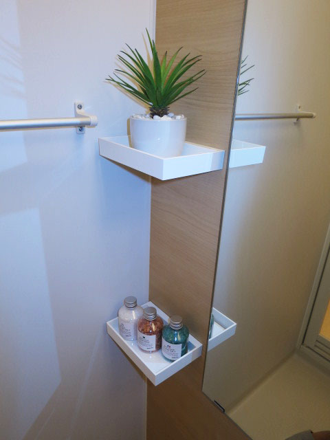 常磐松サマリヤマンション　コーナーには小物トレイ設置