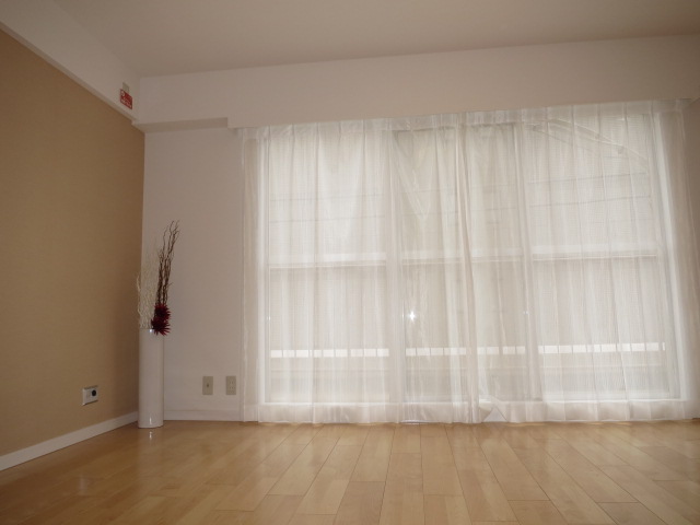 常磐松サマリヤマンション　約7.0帖の洋室