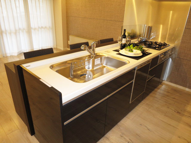 代官山マンション　カウンター付のキッチン105