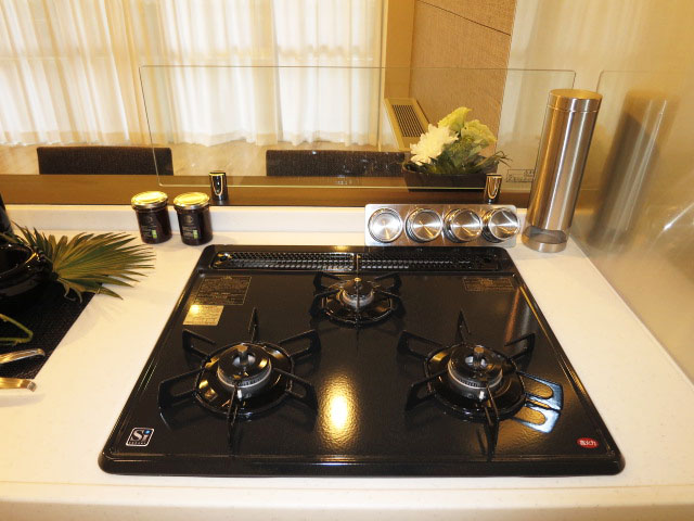 代官山マンション　コンロは三口105