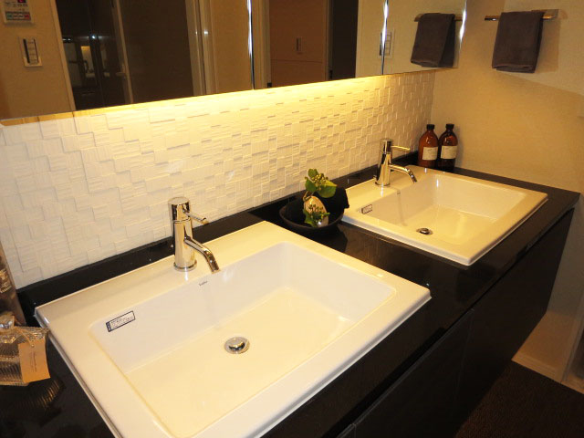 代官山マンション　洗面室も高級感溢れる雰囲気105