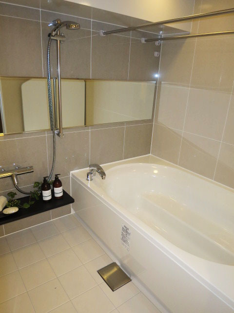 代官山マンション　広々としたバスルーム105