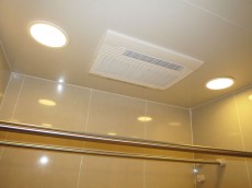代官山マンション　浴室換気乾燥機が設置されています