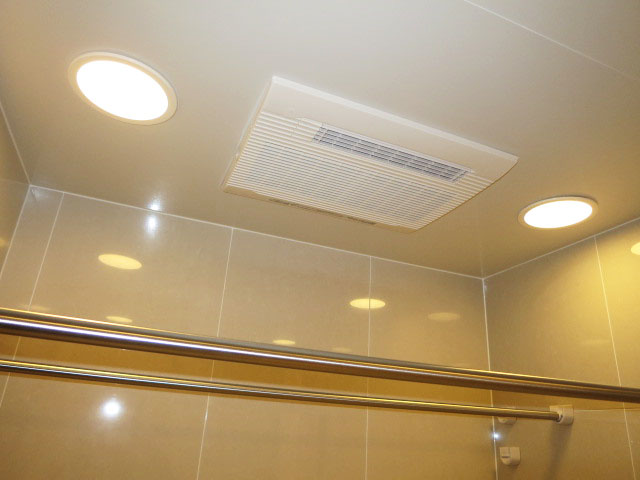 代官山マンション　浴室換気乾燥機が設置されています105