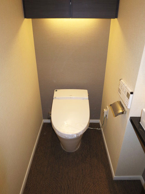 代官山マンション　ウォシュレット付のトイレ105