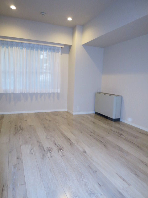 代官山マンション　リビングダイニングとなりの洋室105