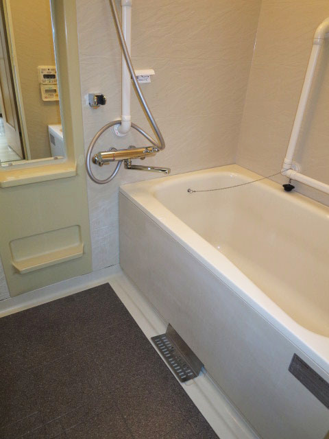 浴室換気乾燥機付のバスルーム