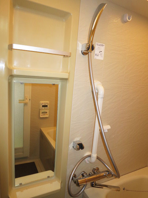 浴室換気乾燥機付のバスルーム