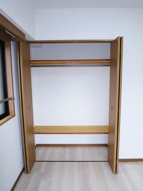 約5.9帖の洋室　収納